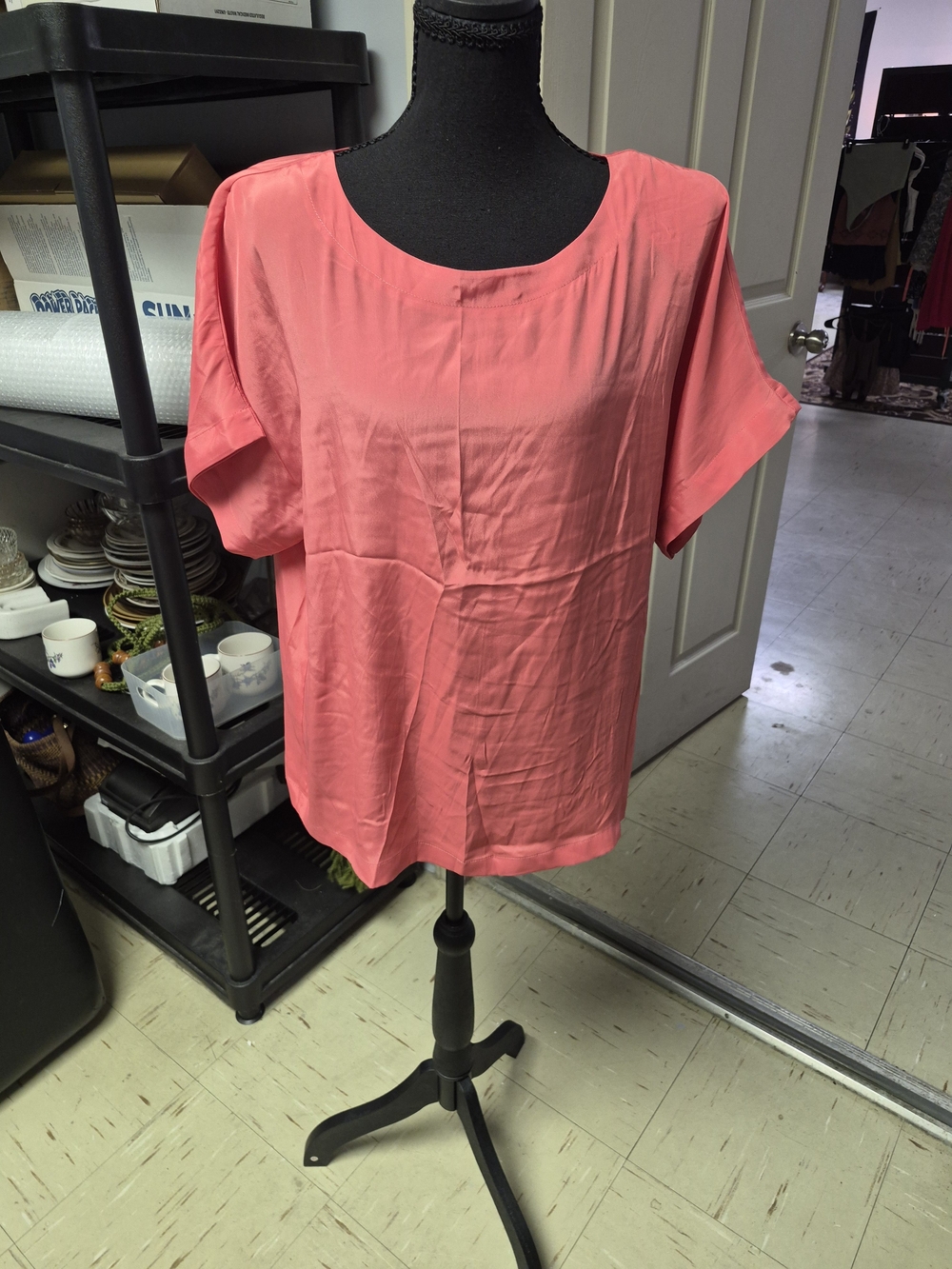 Chaus Coral Short-Sleeve Scoop Neck Blouse